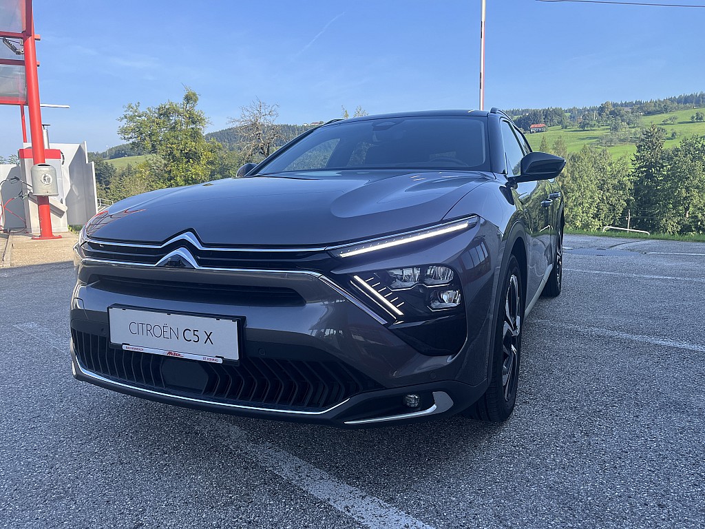 Citroën C5 X Shine Hybrid 225 e-EAT8 bei  Müller Kraftfahrzeug GmbH in 